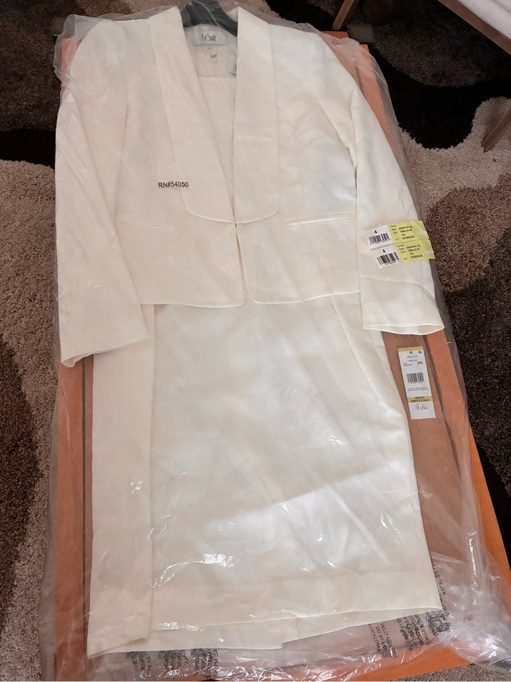 Le Suit Vanilla Ice Two-Piece Women's Skirt Suit